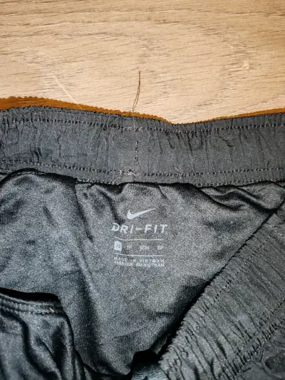 Shorts  mujer XS deportivos negros Nike Importado - miniatura 3