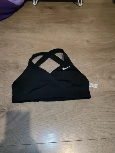 Top deportivo Nike negro para mujer M Importado - miniatura 1