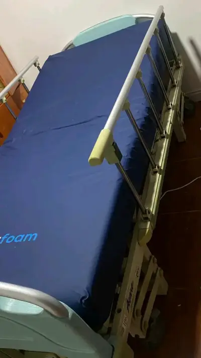 Cama clínica ajustable - miniatura 1