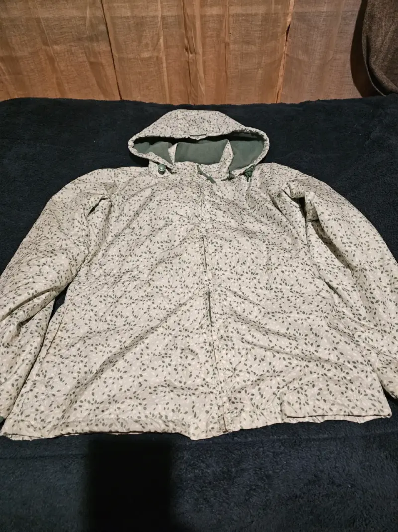 Chaqueta impermeable estampada - 1