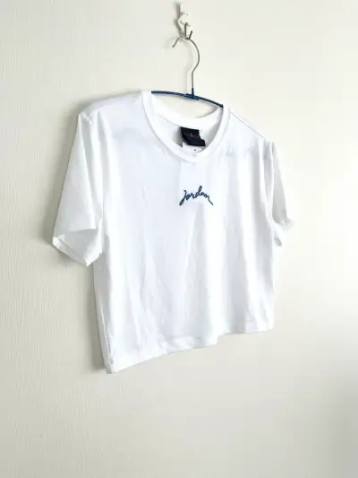 Polera blanca marca Jordan original - miniatura 3