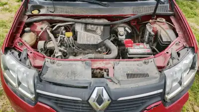 Auto rojo para repuestos - miniatura 3