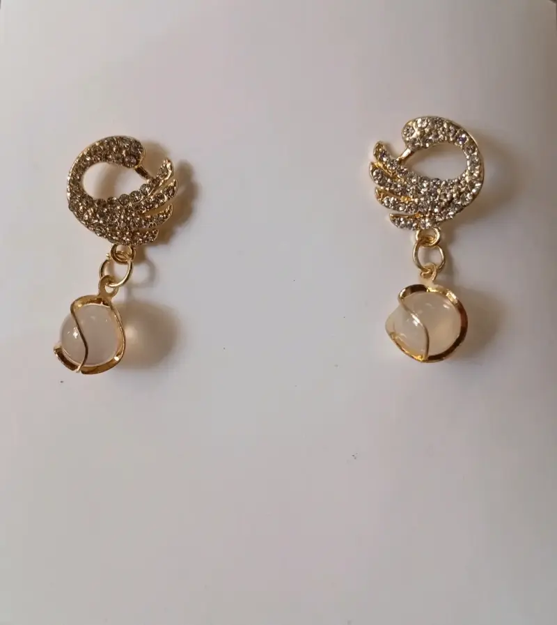 Aros dorados con cristales
