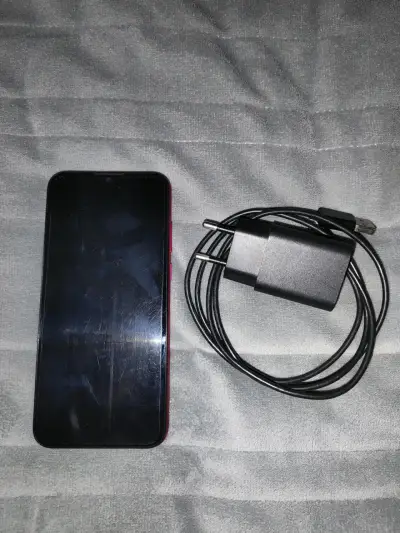 Smartphone Motorola e6s con cargador - miniatura 1