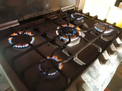 Cocina a gas usada - miniatura 2