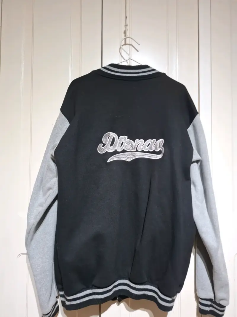 Chaqueta bomber negra y gris - 3