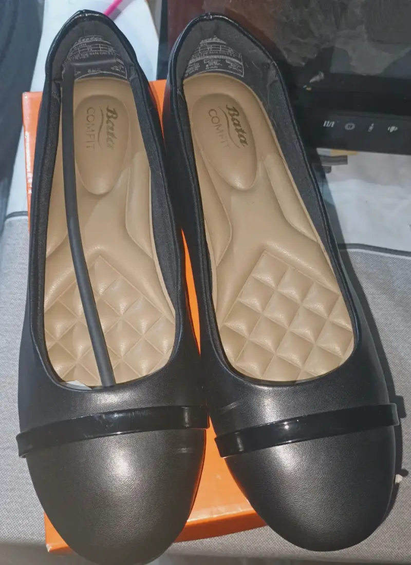 Zapatos planos negros Bata