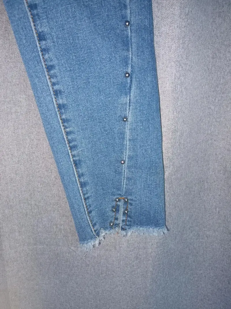 Jeans Skinny con tachas laterales - 2