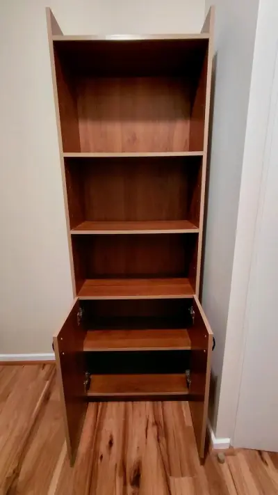 Librero funcional en excelente estado - miniatura 2