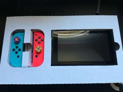 Nintendo Switch V1 + Caja Original + 2 Estuches - miniatura 4