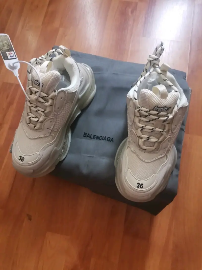 Zapatillas Balenciaga blancas nuevas - 4