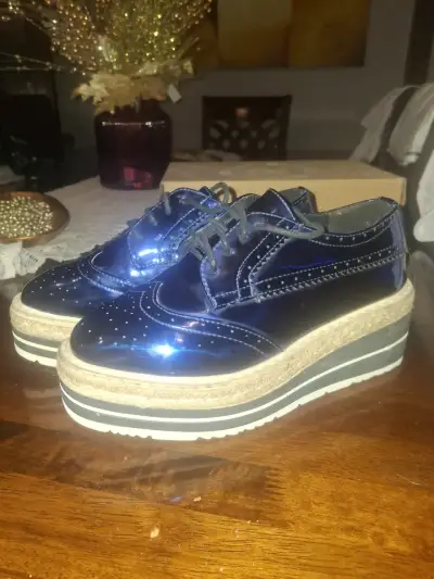 Zapatos plataforma azules brillantes - miniatura 1