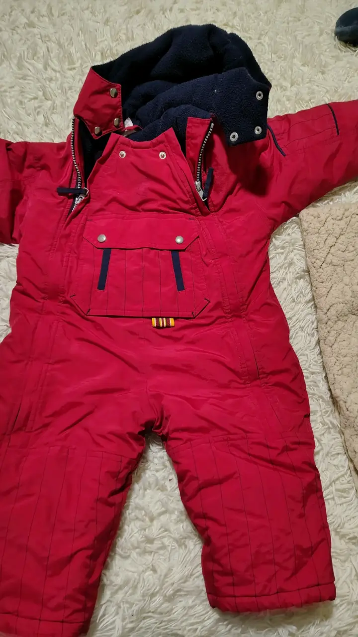 Enterito de nieve rojo infantil
