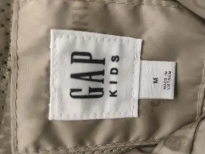 Chaqueta beige con capucha GAP - miniatura 2