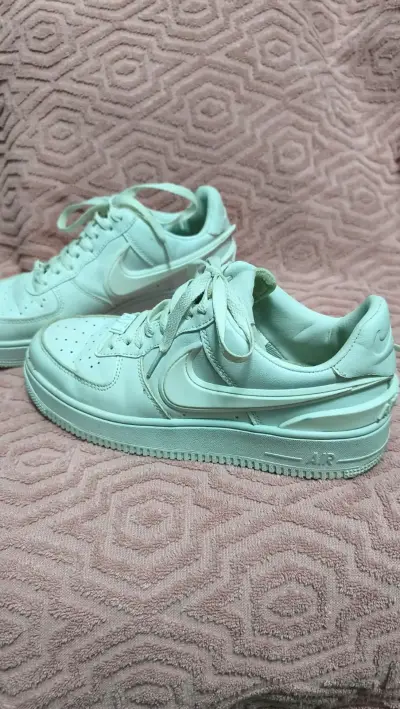 Zapatillas AF1 Ambush blancas - miniatura 3