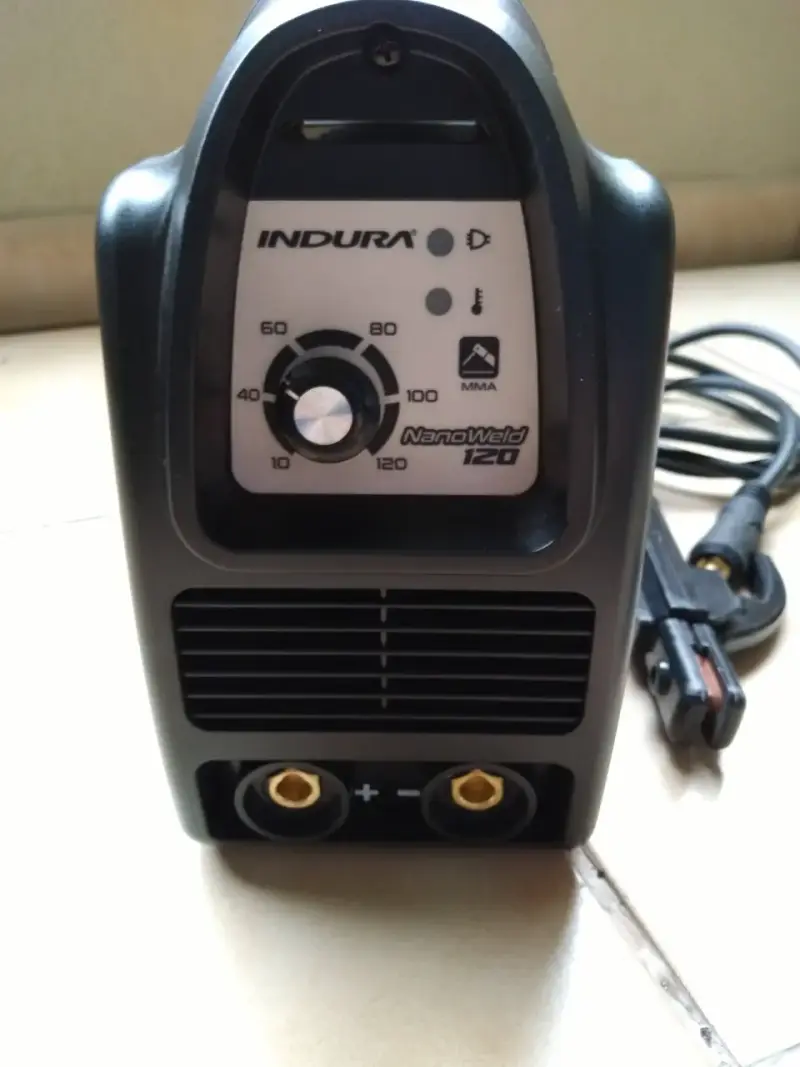 Soldadora Inverter Indura + accesorios - 1