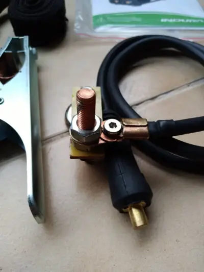 Soldadora Inverter Indura + accesorios - miniatura 3