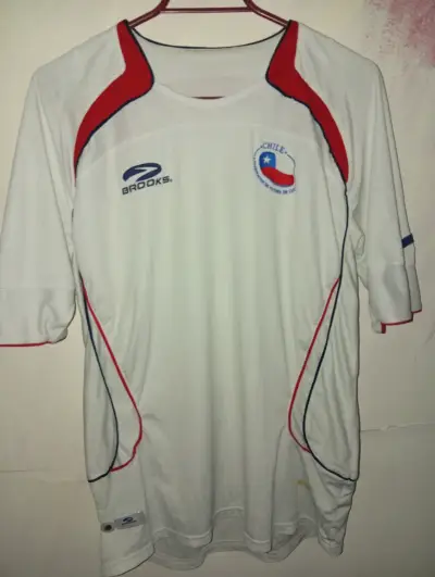 Camiseta blanca Brooks Chile - miniatura 1