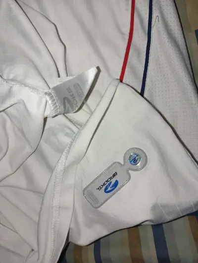 Camiseta blanca Brooks Chile - miniatura 4