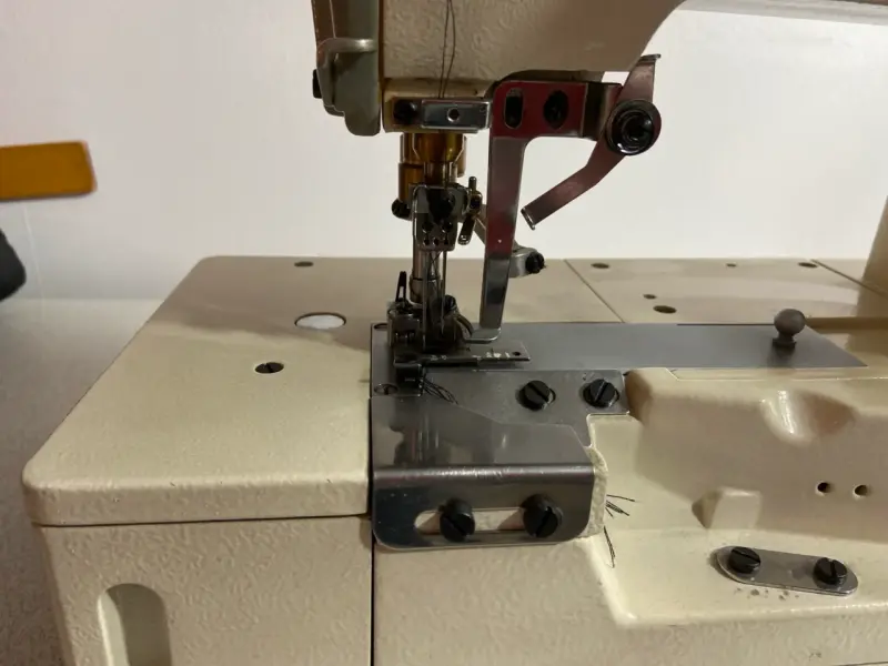 Máquina de coser collaretera Avanta industrial - 2