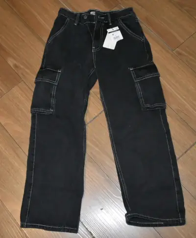 Pantalón negro cargo nuevo - miniatura 1