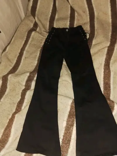Pantalón negro acampanado - miniatura 1