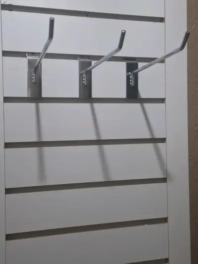 Ganchos de metal para panel - miniatura 1