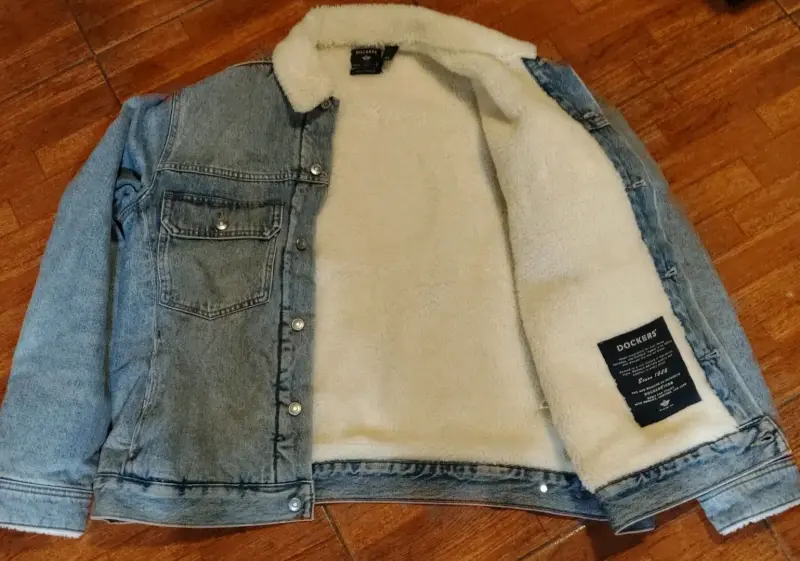 Chaqueta de mezclilla con borrego