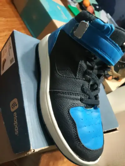 Zapatillas niño azul y negro - miniatura 2