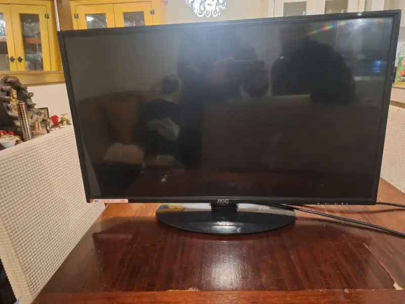 Televisor LED AOC 32 pulgadas - 1