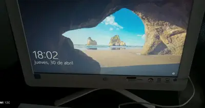 Computador All-In-One HP blanco e impresora - miniatura 3