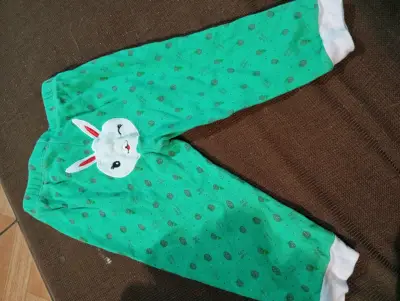 Pijama verde infantil 12-18 meses - miniatura 3