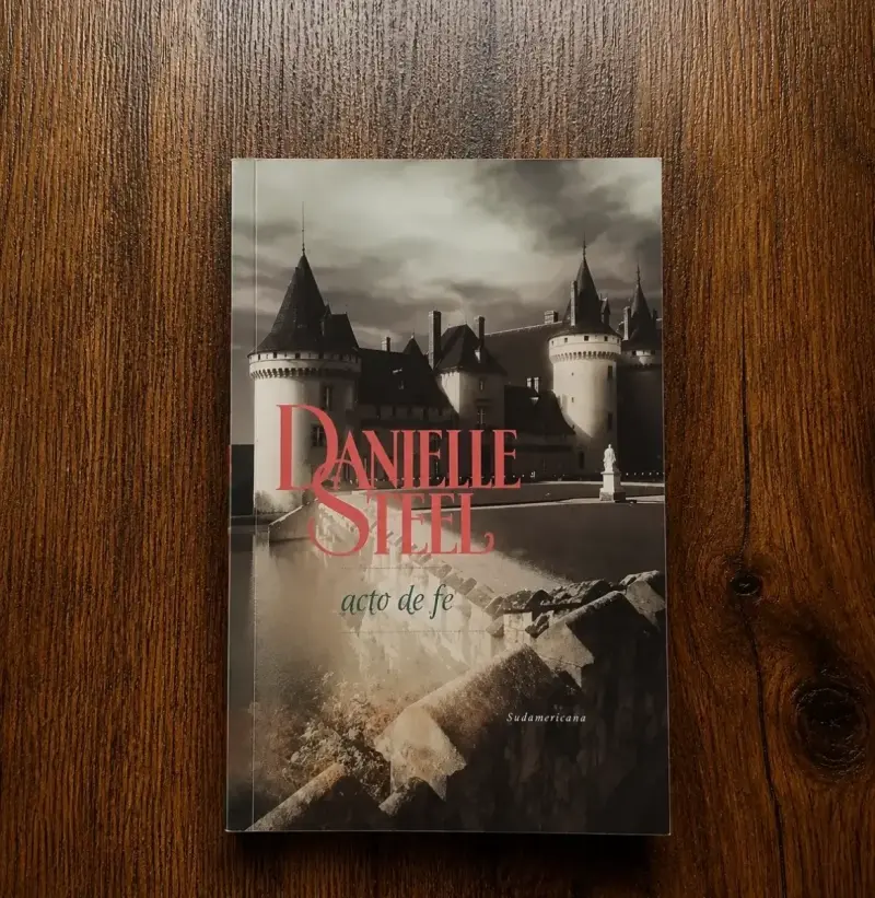 Libro 'Acto de Fe' por Danielle Steel