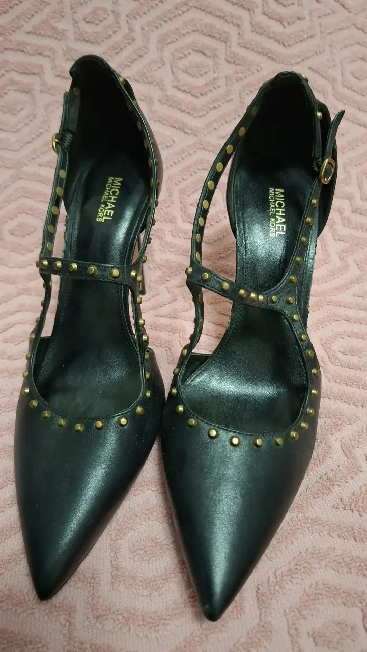 Zapatos Michael Kors con tachas