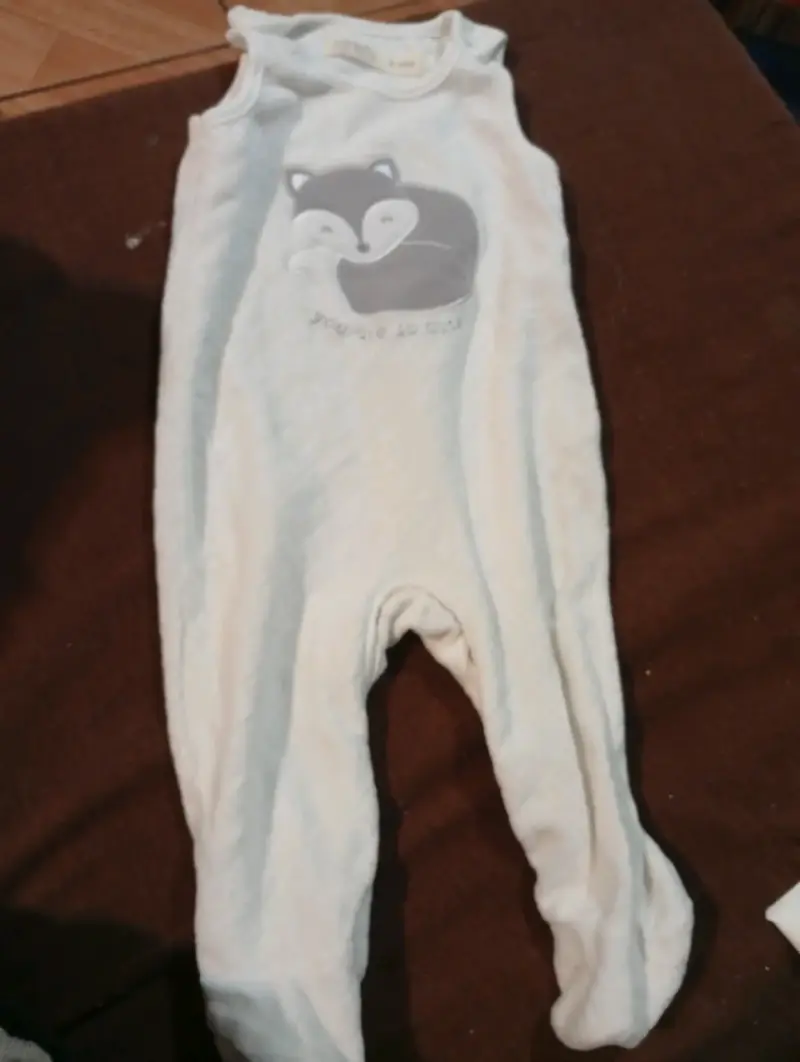 Enterito de bebé con diseño de zorro