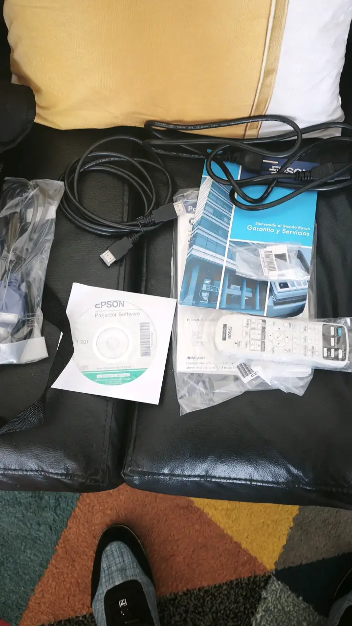 Proyector Epson PowerLite S39 - 4