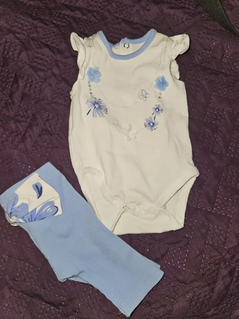 Enterito de bebé con capucha floral - 3
