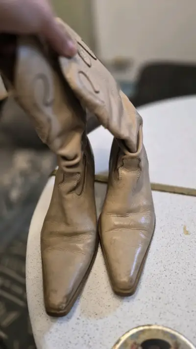 Botas beige de cuero - miniatura 2