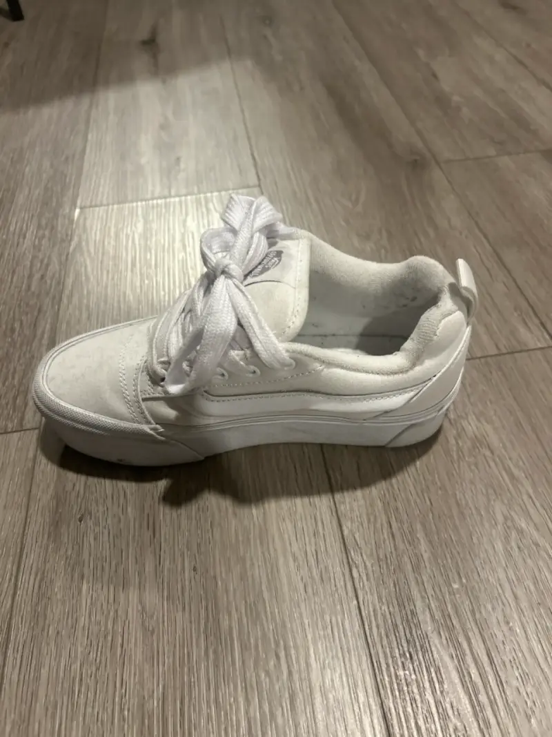 Zapatillas blancas deportivas - 5