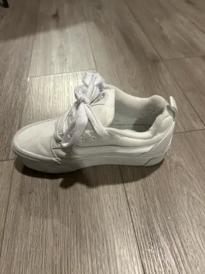 Zapatillas blancas deportivas - miniatura 5