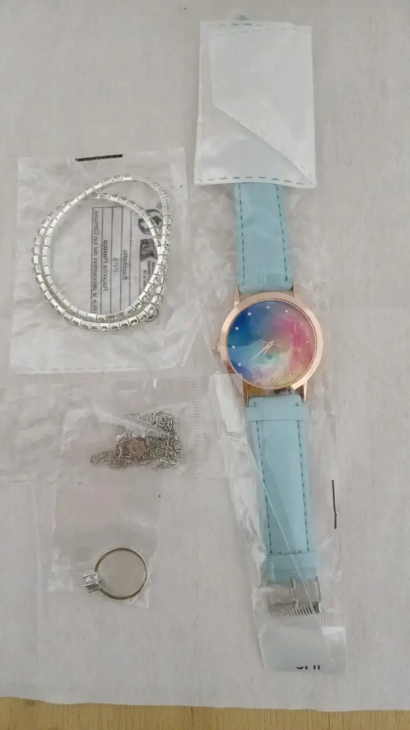 Set de reloj y pulseras