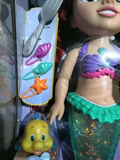 Muñeca Ariel Disney Princess Interactiva - miniatura 3