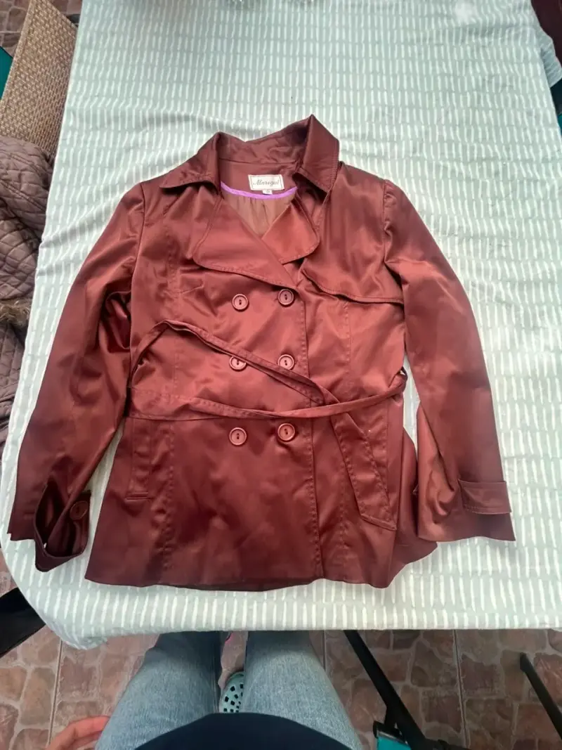 Chaqueta beige con estampado geométrico - 2