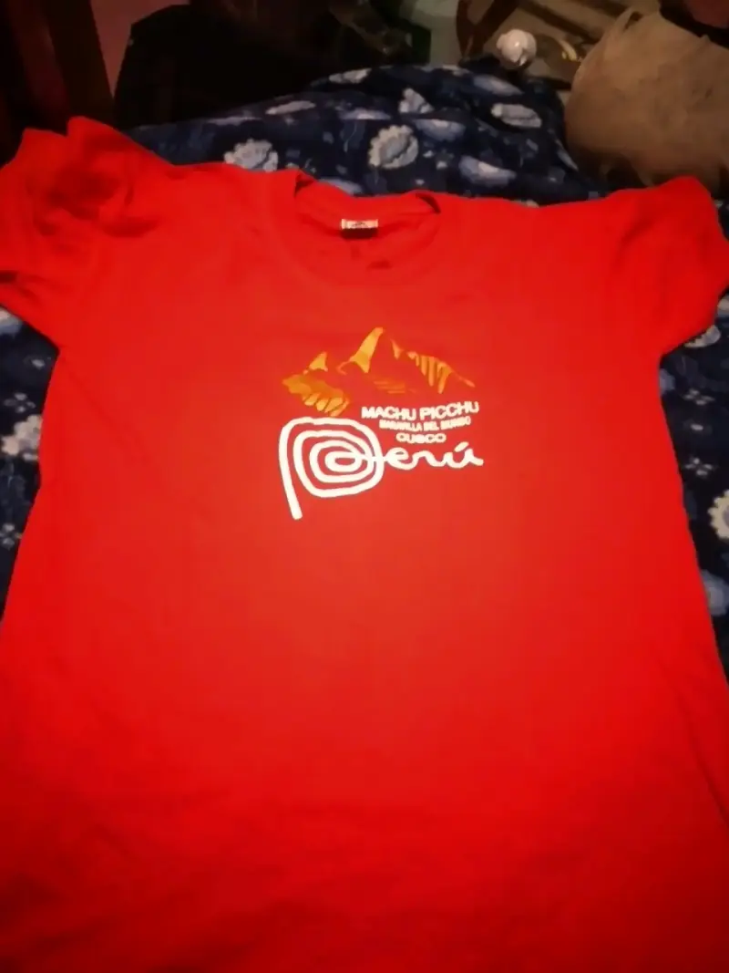 Polera roja Machu Picchu Perú - 1