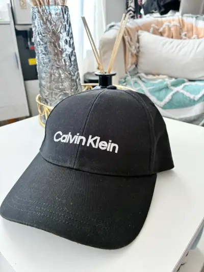 Gorra negra Calvin Klein - miniatura 1