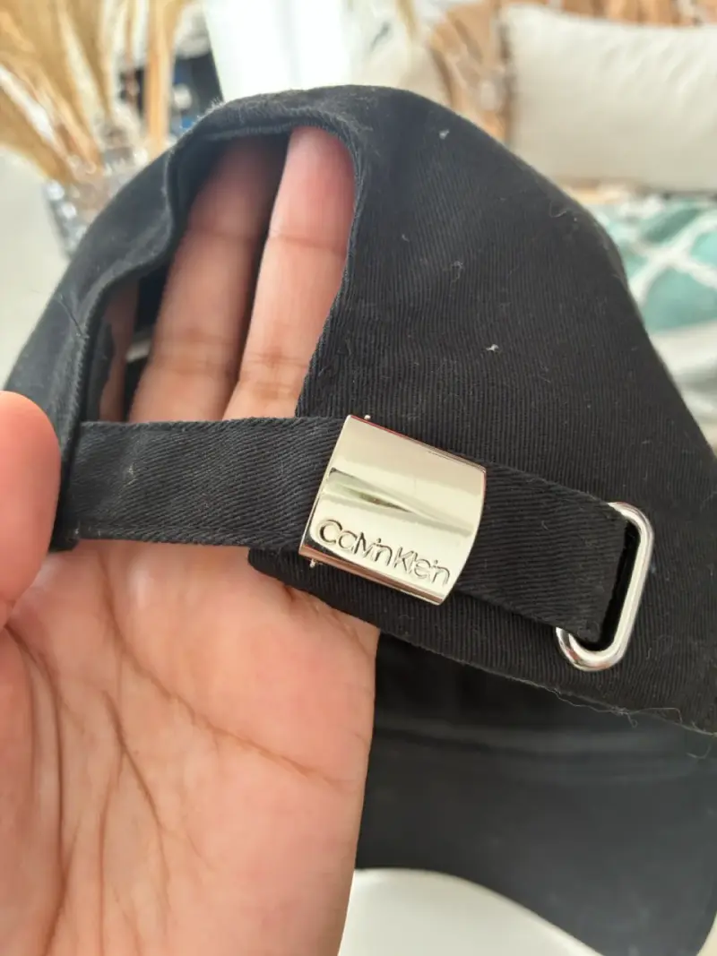 Gorra negra Calvin Klein - 2