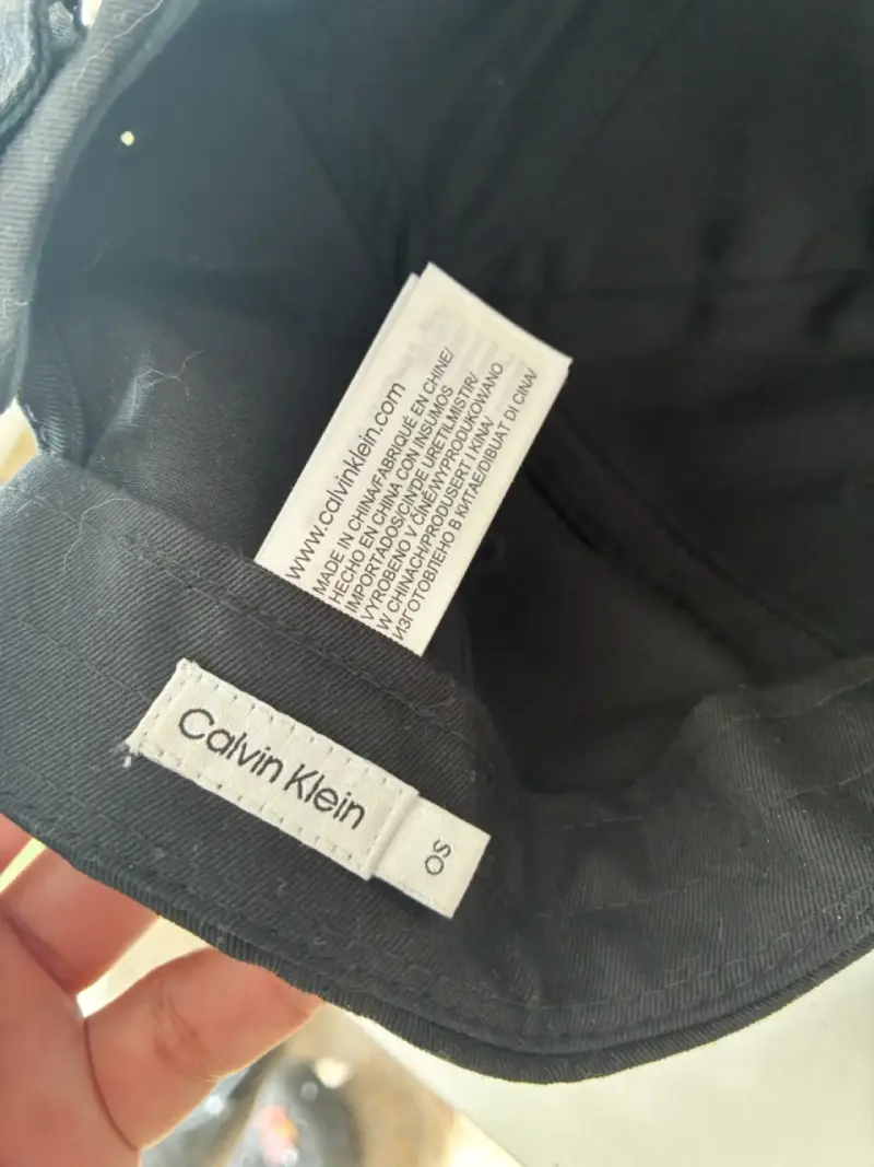 Gorra negra Calvin Klein - 3