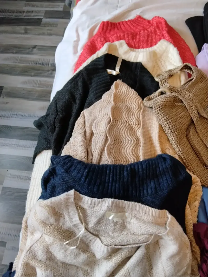 Lote de 17 prendas variadas - 2