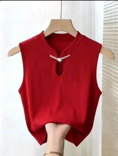 Blusa sin mangas roja elegante talla M nueva - miniatura 2
