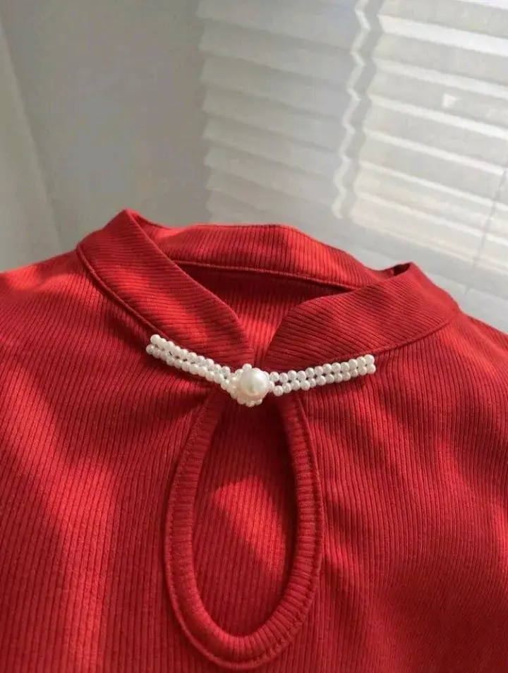 Blusa sin mangas roja elegante talla M nueva - 4